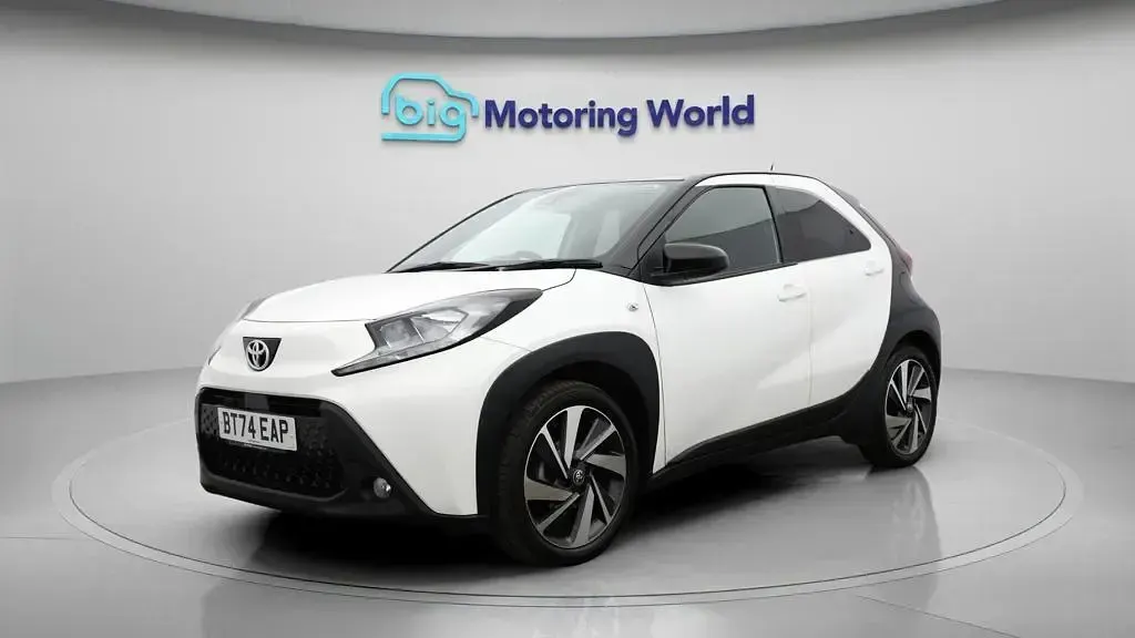 Used Toyota Aygo X 72 HP (52 kW) 2024 White SUV