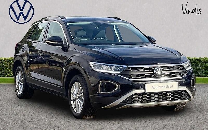 Used 2024 VW T-Roc Life SUV | £18,495 (Fair price) - Image 1/4
