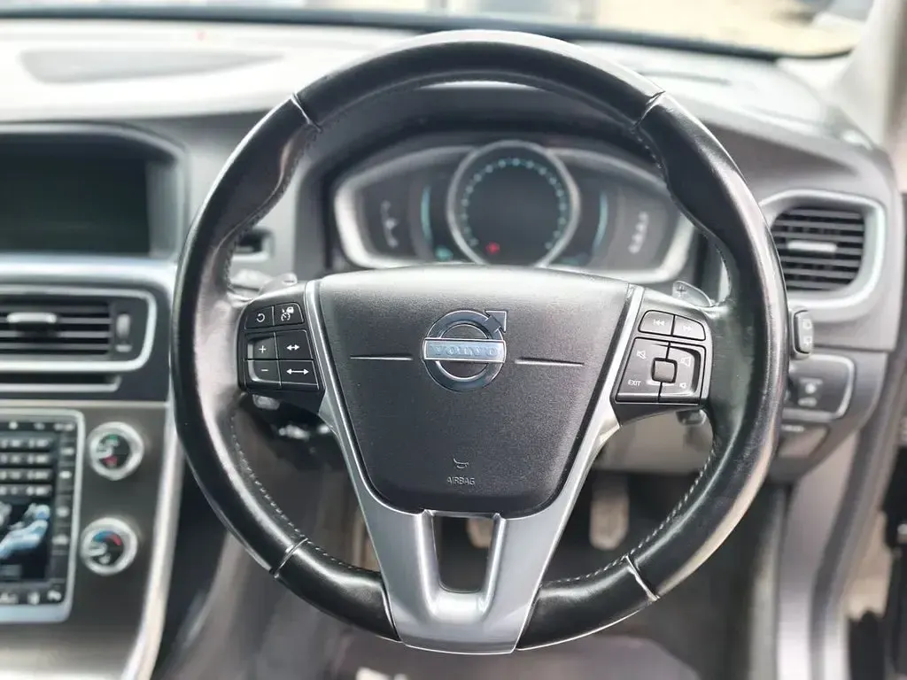 Used Volvo V60 SE 2014 Black Estate