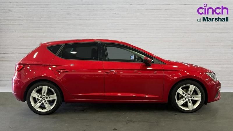 Used Seat Leon FR 130 HP (95 kW) 2019 Red Hatchback