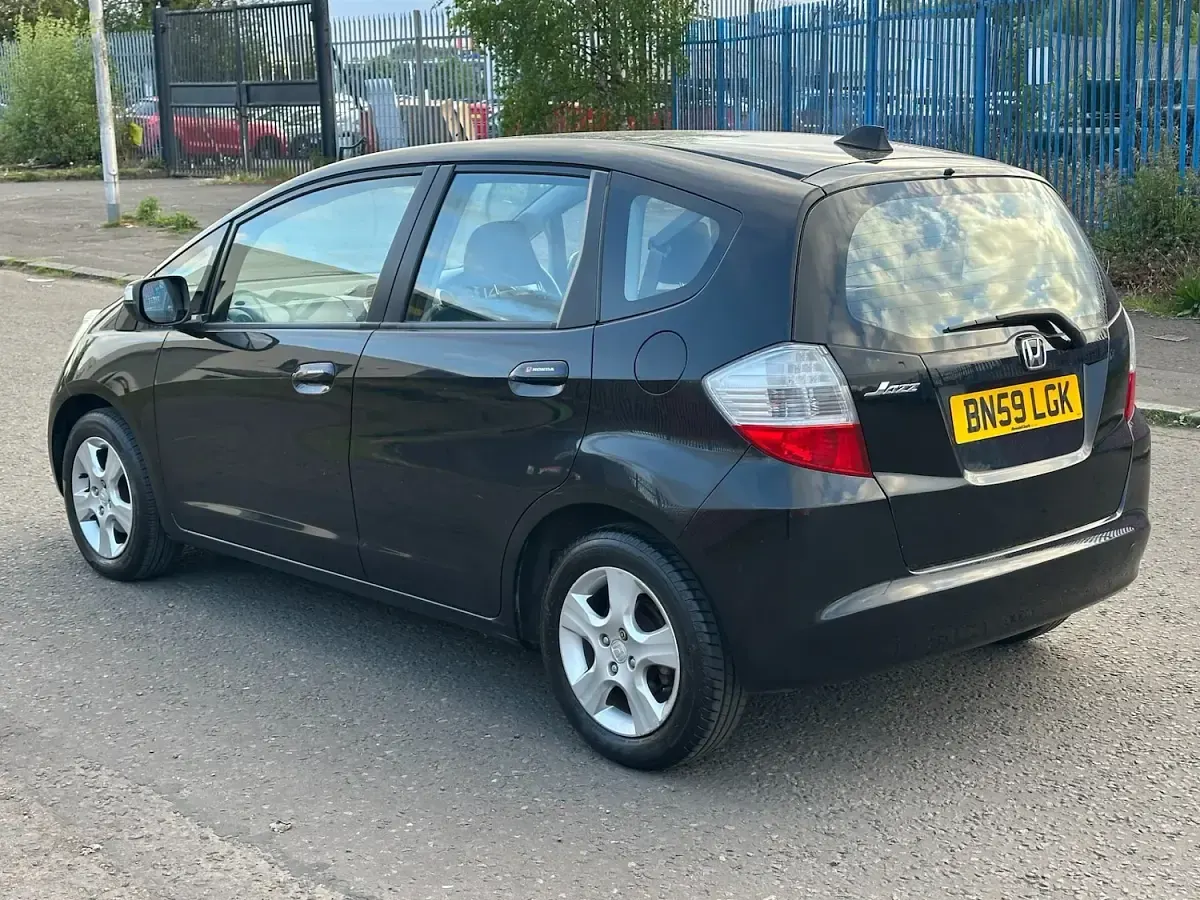 Used Honda Jazz ES 100 HP (73 kW) 2009 Black Hatchback