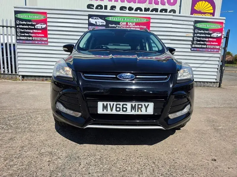 Usado Ford Kuga Titanium 2016 Negro SUV