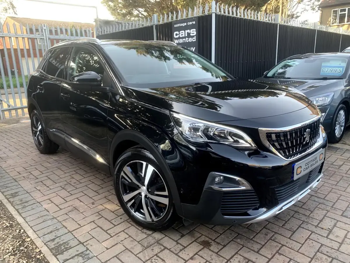 Second-hand Peugeot 3008 Allure 130 CP (95 kW) 2018 Negru SUV