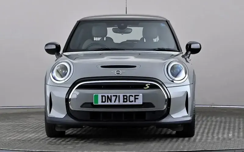 Used Mini Cooper Level 2 135 kW (184 HP) 2023 Hatchback