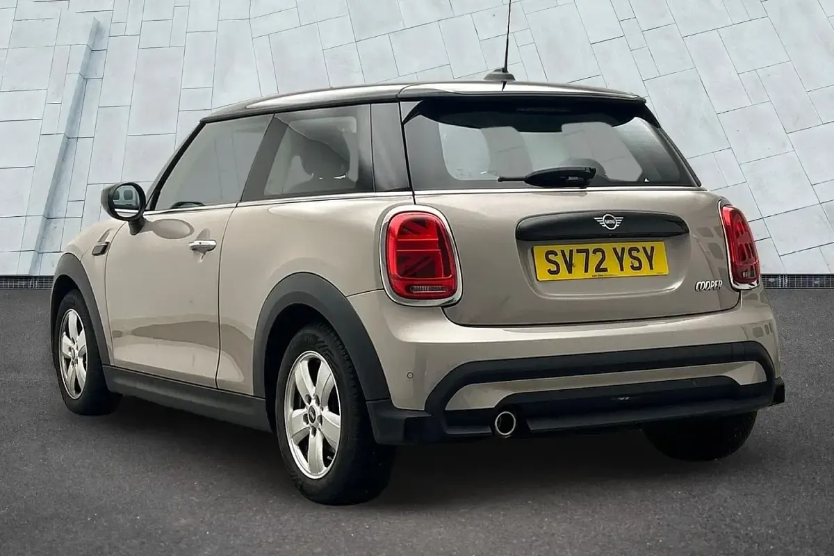 Used Mini Cooper Classic 134 HP (98 kW) 2022 Grey Hatchback