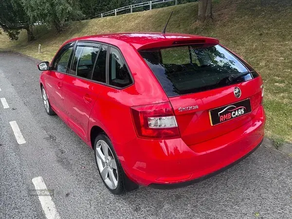 Used Skoda Rapid SE 90 HP (66 kW) 2014 Red Hatchback