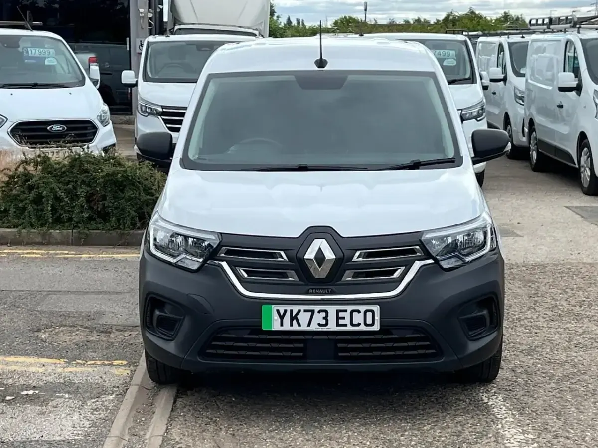 Used Renault Kangoo 89 kW (122 HP) 2023 White MPV