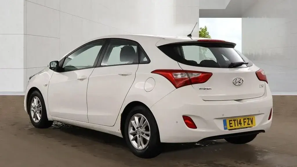 Used Hyundai i30 Active 110 HP (80 kW) 2014 White Hatchback