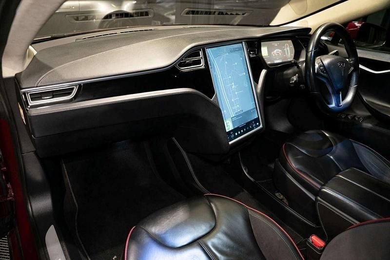 Used Tesla Model S 305 kW (416 HP) 2014 Red Hatchback