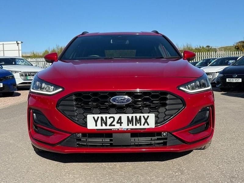 Used Ford Focus ST-Line 155 HP (114 kW) 2024 Red Estate