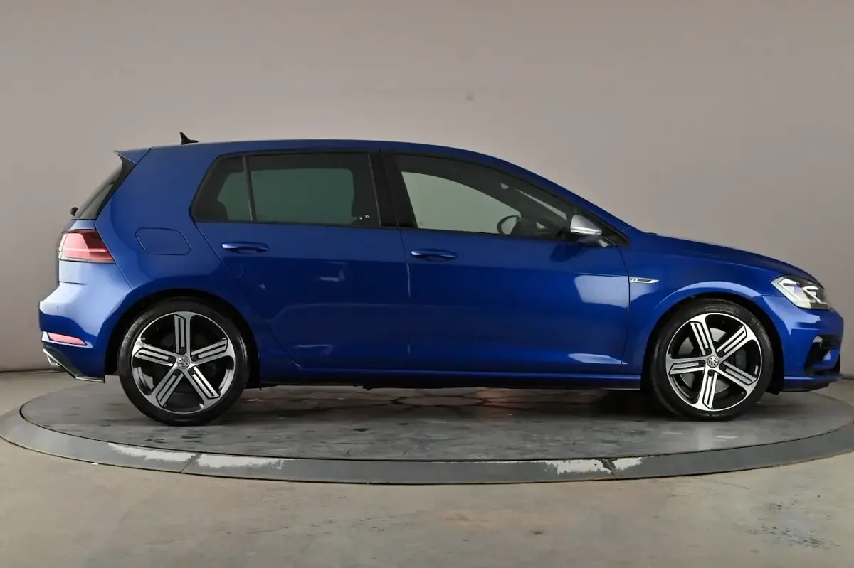 Used VW Golf VII R 300 HP (220 kW) 2019 Blue Hatchback