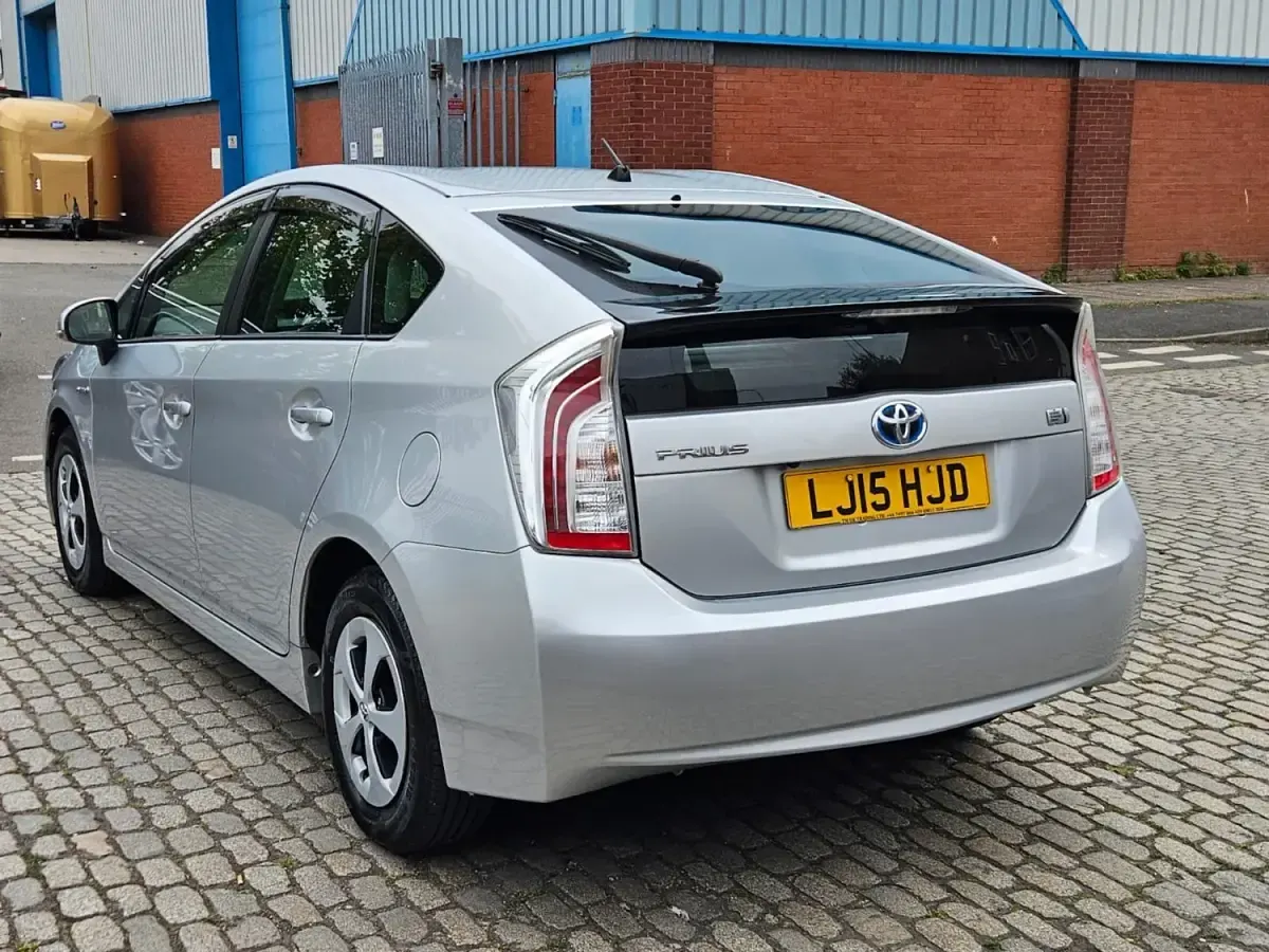 Usado Toyota Prius 2015 Prateado Citadino