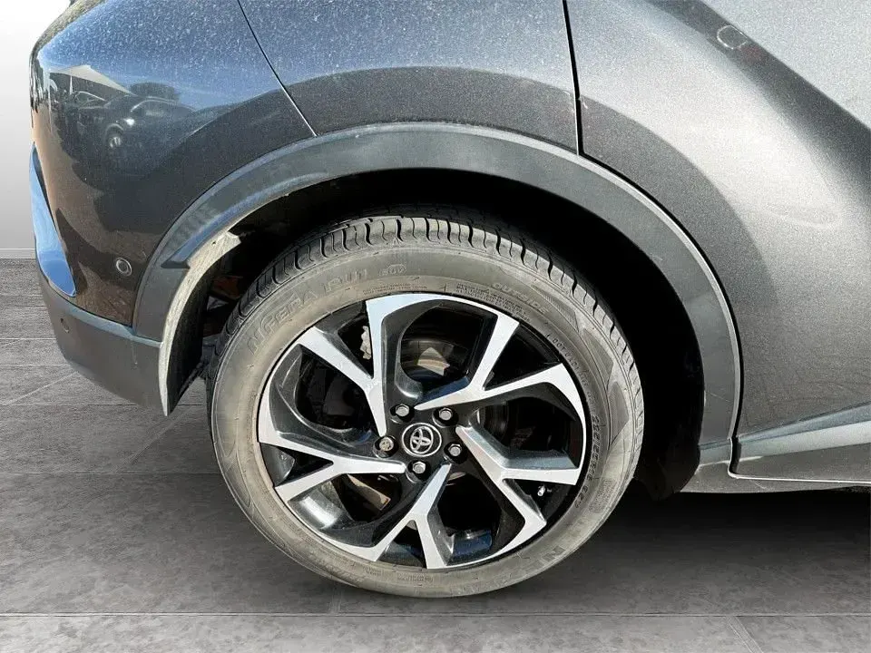 Used Toyota C-HR 122 HP (89 kW) 2018 Grey SUV