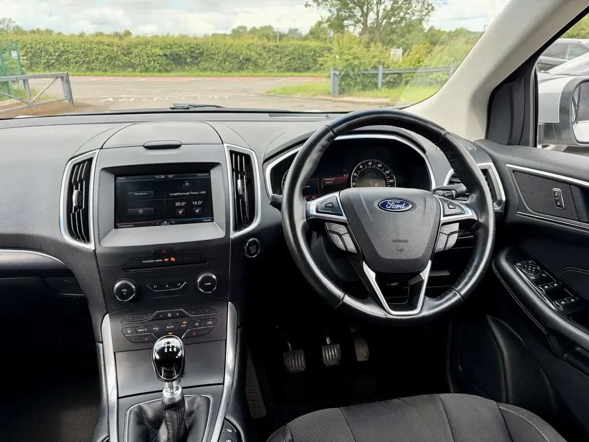 Used Ford Edge Titanium 180 HP (132 kW) 2017 Silver SUV