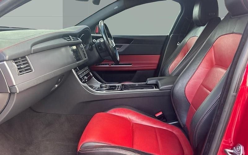 Used Jaguar XF R-Sport 163 HP (119 kW) 2020 Sedan