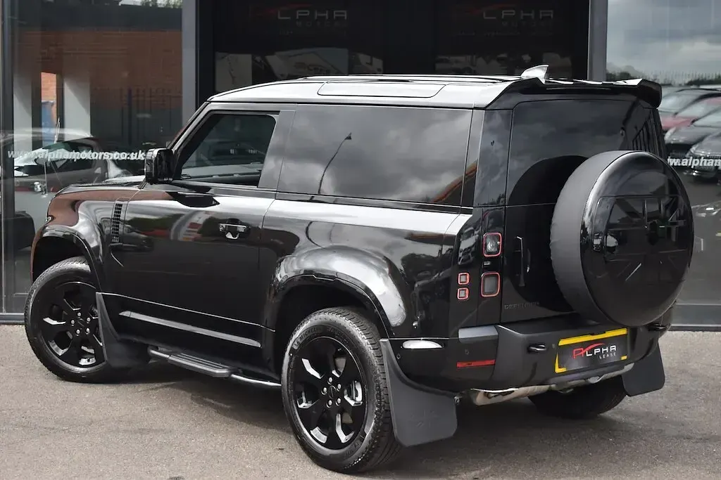 New Land Rover Defender SE Dynamic 2026 Black SUV