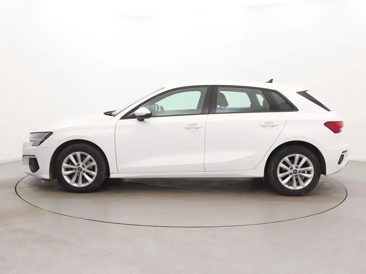 Used Audi A3 110 HP (80 kW) 2023 White Sedan