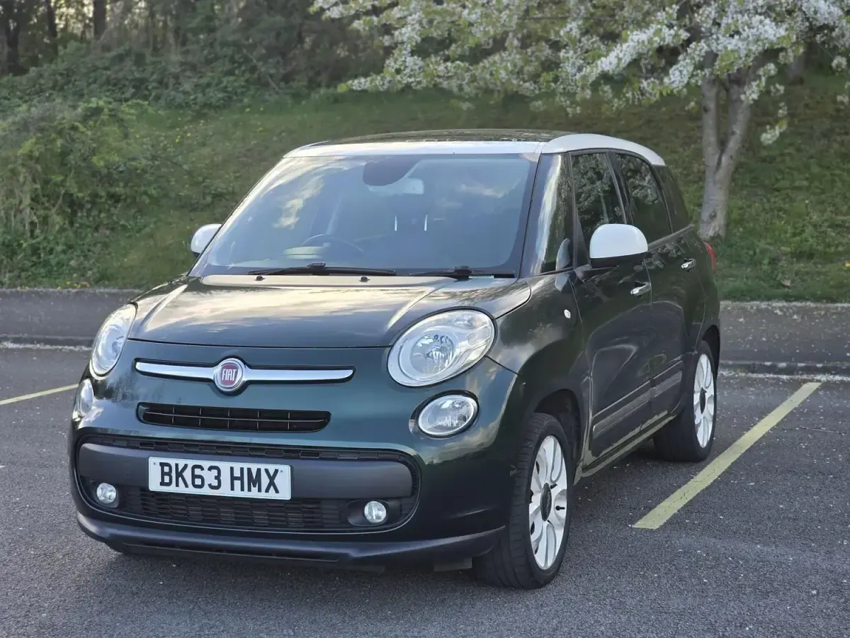Gebraucht Fiat 500L Lounge 85 PS (62 kW) 2013 Weiß Van / Kleinbus