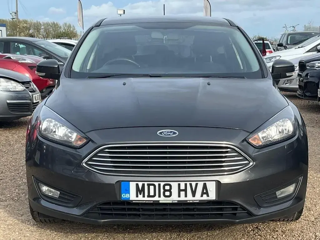 Used Ford Focus Zetec 125 HP (91 kW) 2017 Grey Hatchback