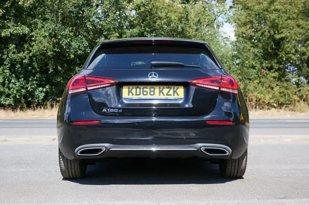 Used Mercedes A180 116 HP (85 kW) 2019 Black Hatchback