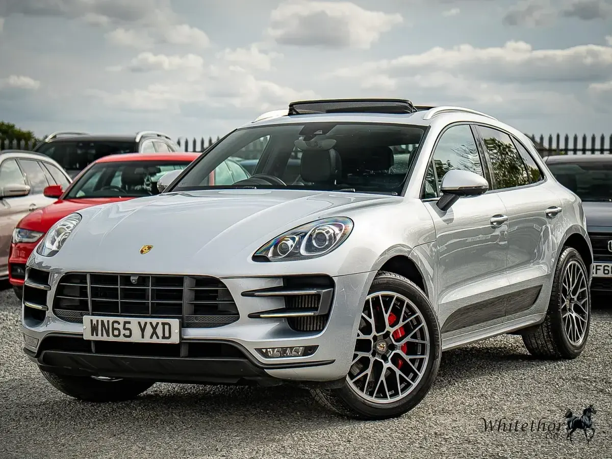 Used Porsche Macan Turbo 400 HP (294 kW) 2016 Silver SUV