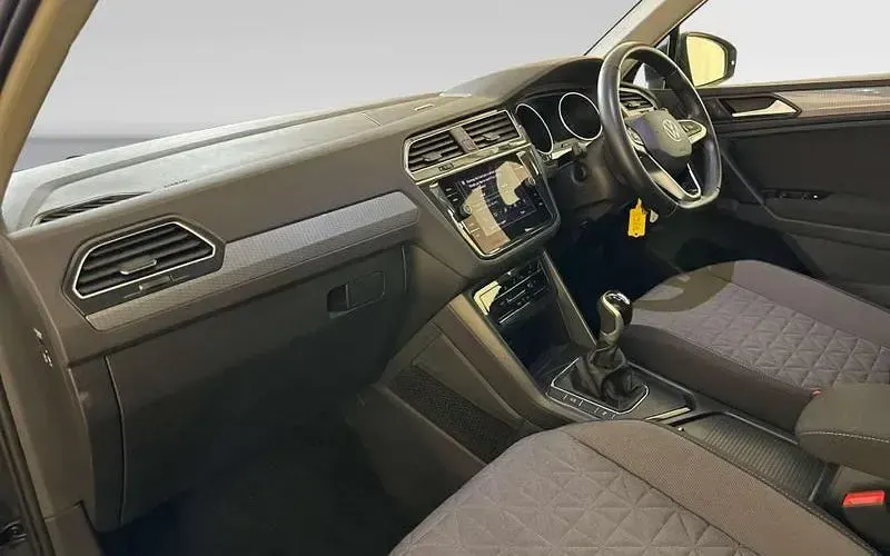 Used VW Tiguan Life 131 HP (96 kW) 2024 Grey SUV