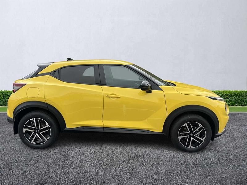 Used Nissan Juke N-Connecta 114 HP (83 kW) 2025 Yellow SUV