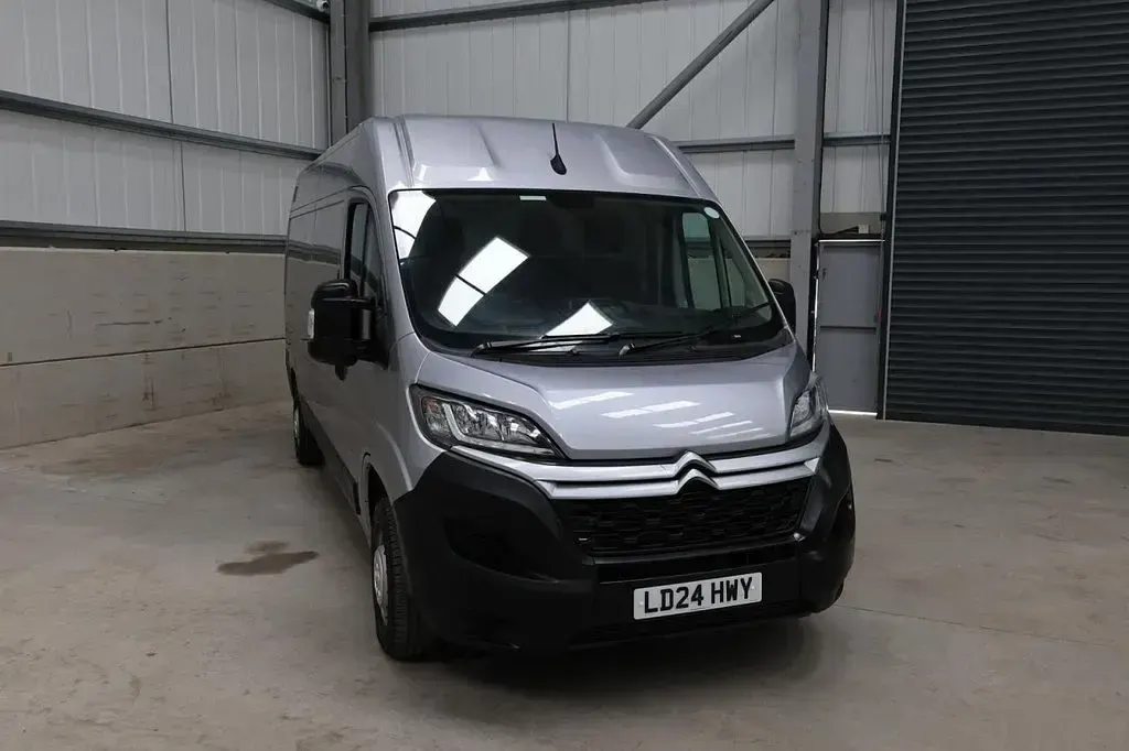 Used Citroën Relay 140 HP (102 kW) 2024 Grey Van
