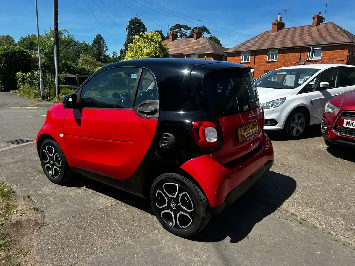 Used Smart ForTwo Coupé Premium 71 HP (52 kW) 2016 Red Coupe