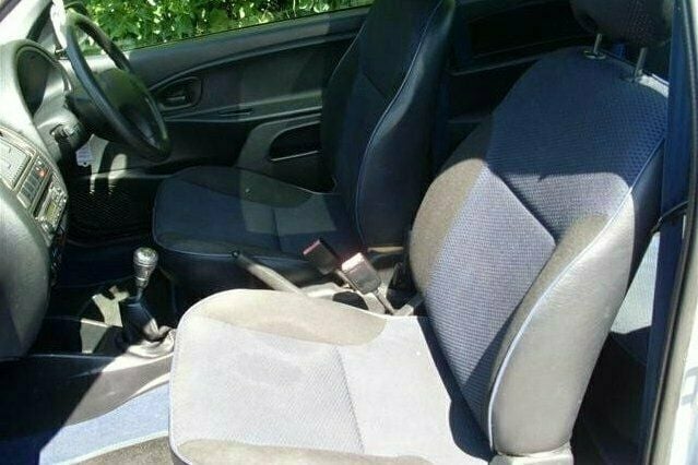Begagnad Citroën Saxo 2002 Halvkombi
