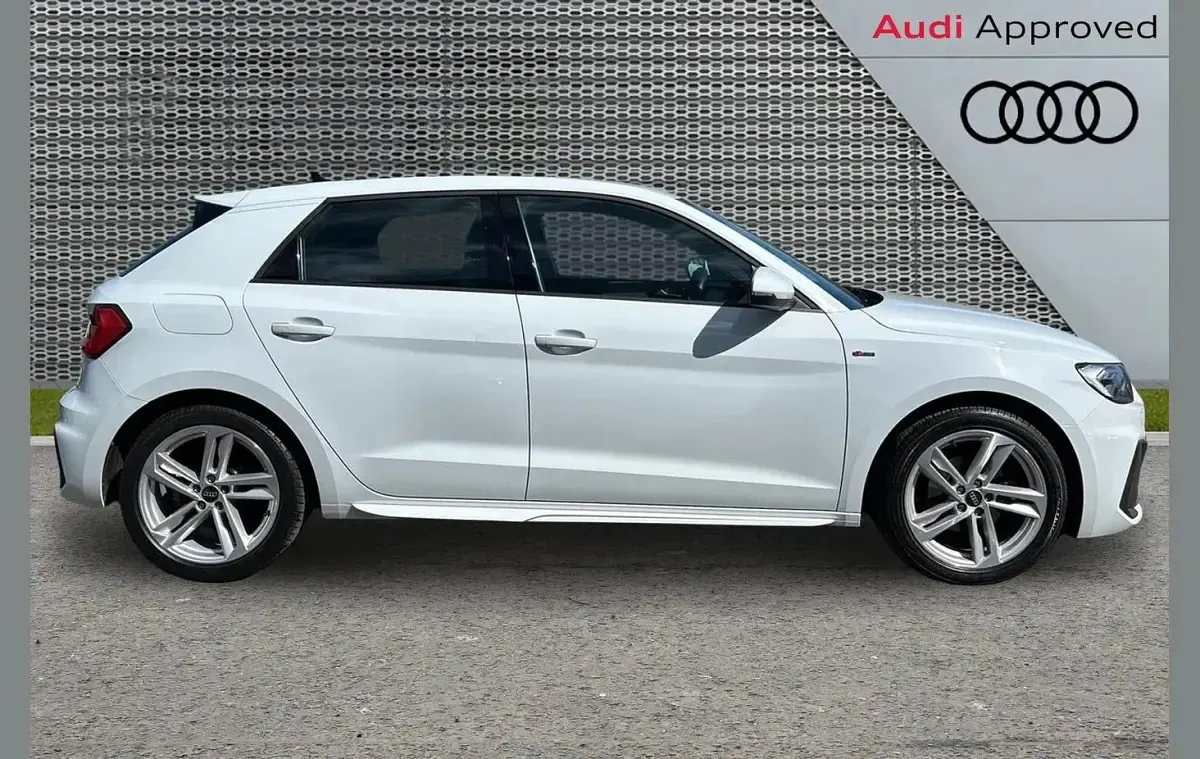 Used Audi A1 S-Line 108 HP (79 kW) 2023 White SUV