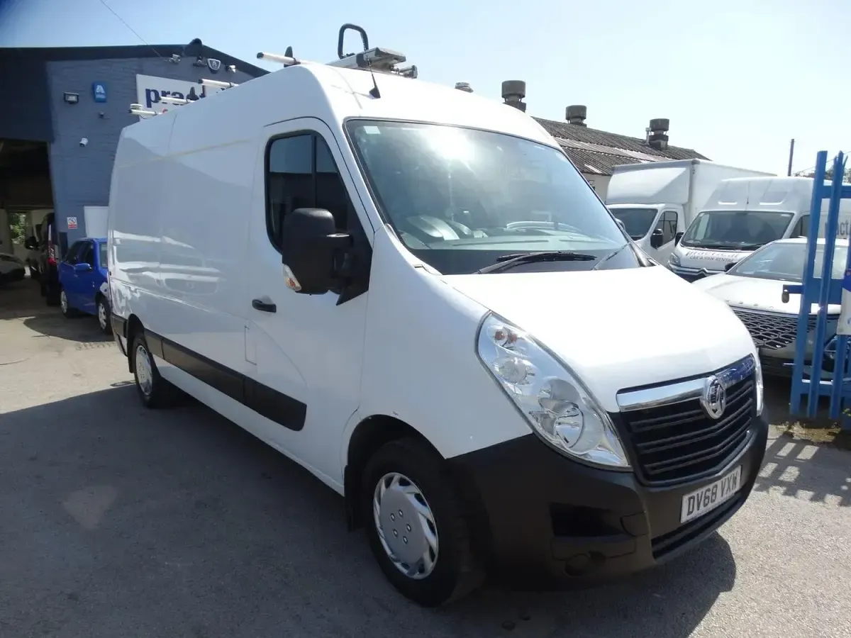 Used Vauxhall Movano 130 HP (95 kW) 2019 White MPV