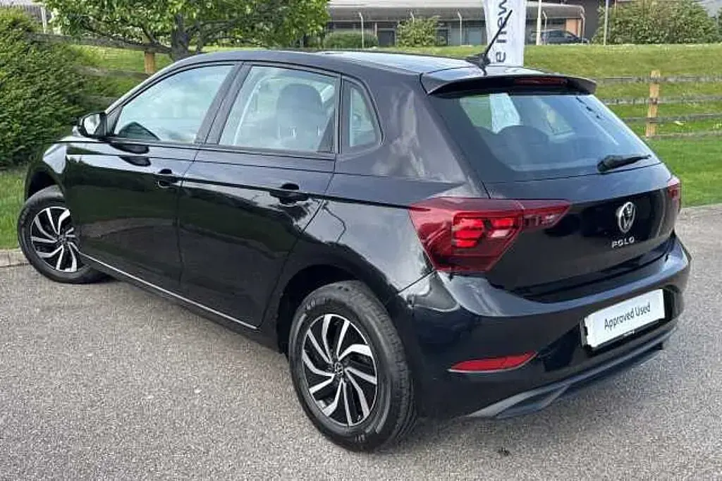 Used VW Polo Life 95 HP (69 kW) 2024 Black Hatchback