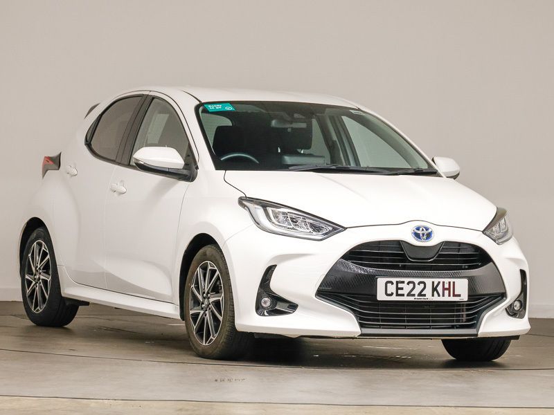White Used 2022 Toyota Yaris Hybrid Design Hatchback | £17,798 (Fair price) - Image 1/4