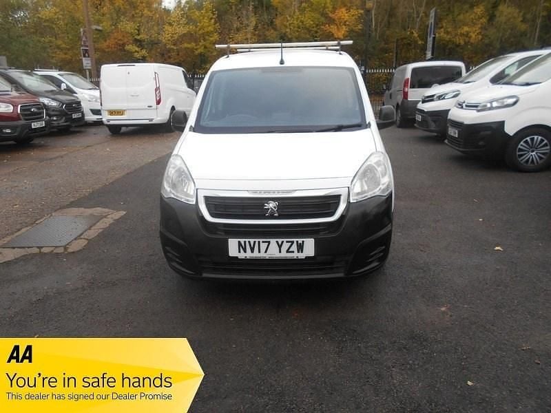 White Used 2017 Peugeot Partner MPV | £4,899 (Fair price) - Image 1/4