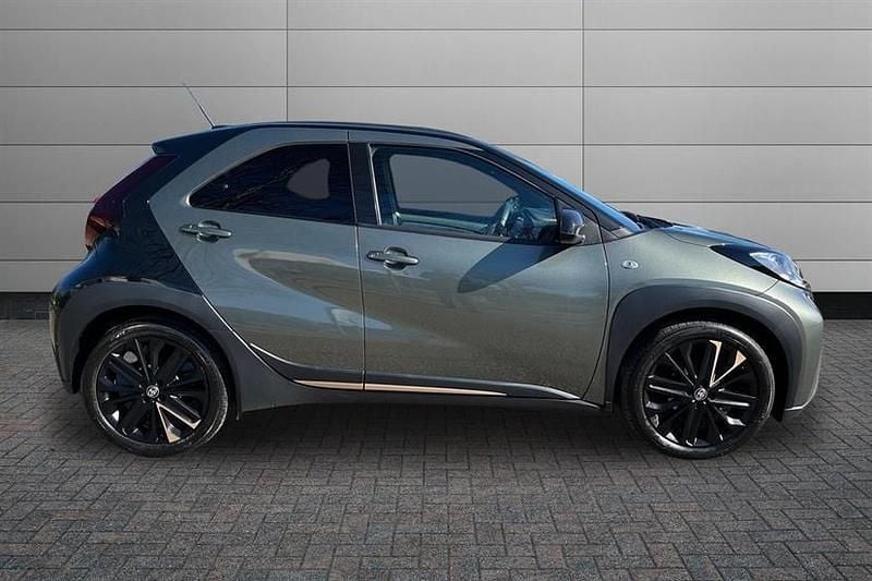 Used Toyota Aygo X Edition 72 HP (52 kW) 2023 Cardamom green with black SUV