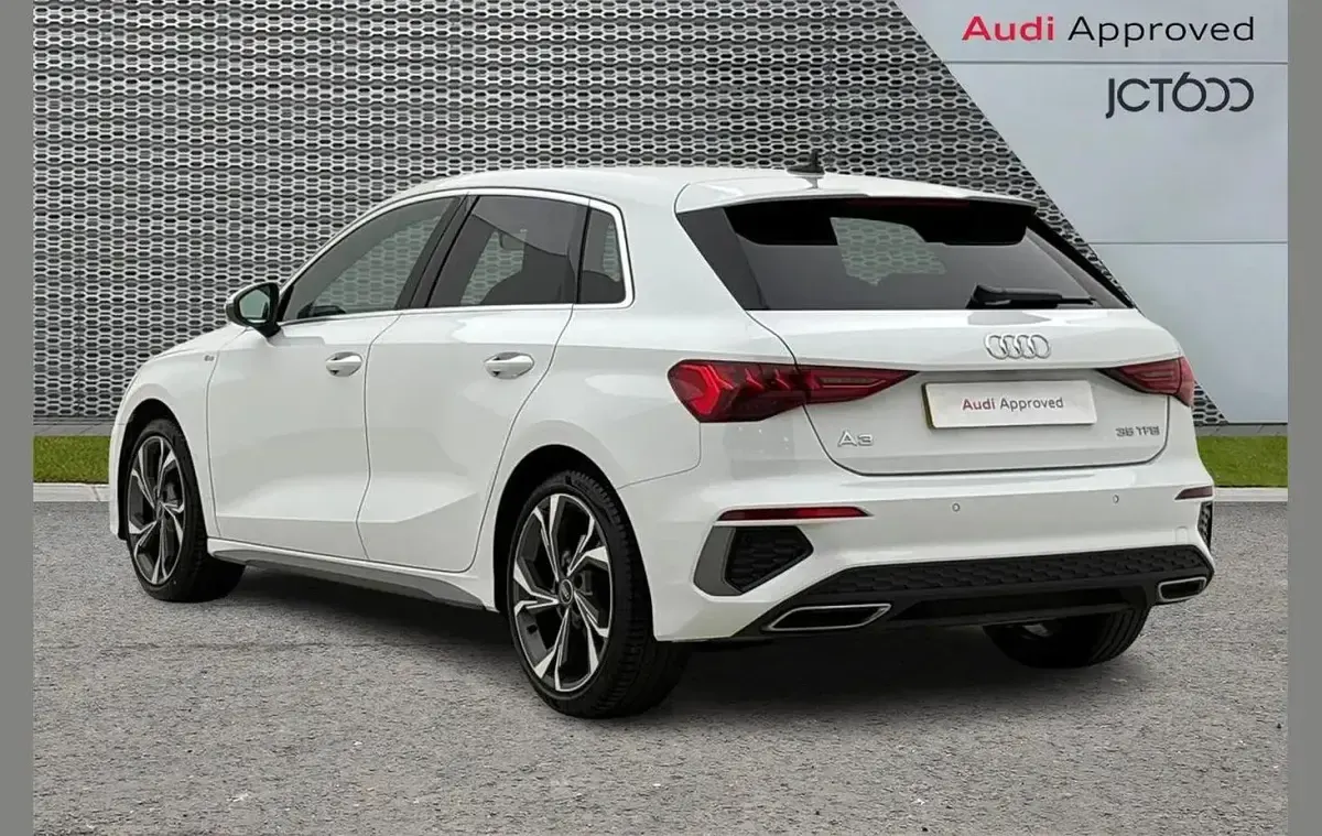 Used Audi A3 S-Line 147 HP (108 kW) 2023 White Sedan