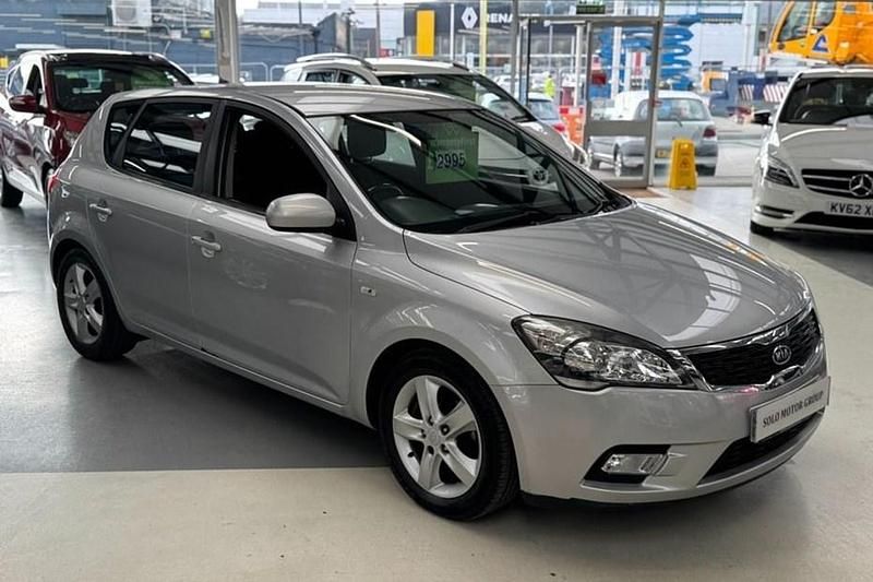 Used Kia Ceed 124 HP (91 kW) 2009 Silver Hatchback