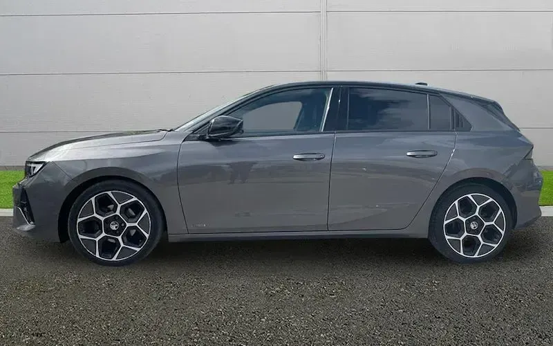 Używany Vauxhall Astra Ultimate 131 KM (96 kW) 2026 Hatchback