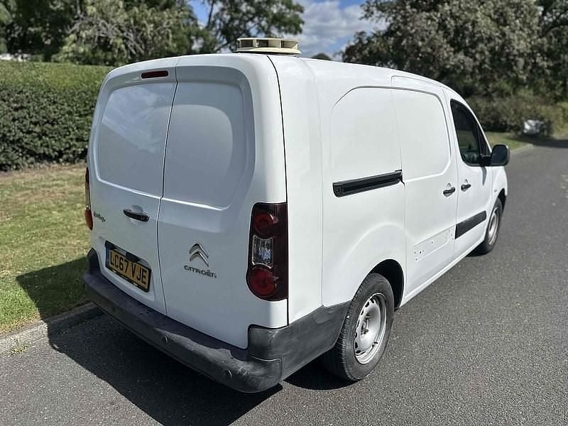 Used Citroën Berlingo 100 HP (73 kW) 2017 White MPV