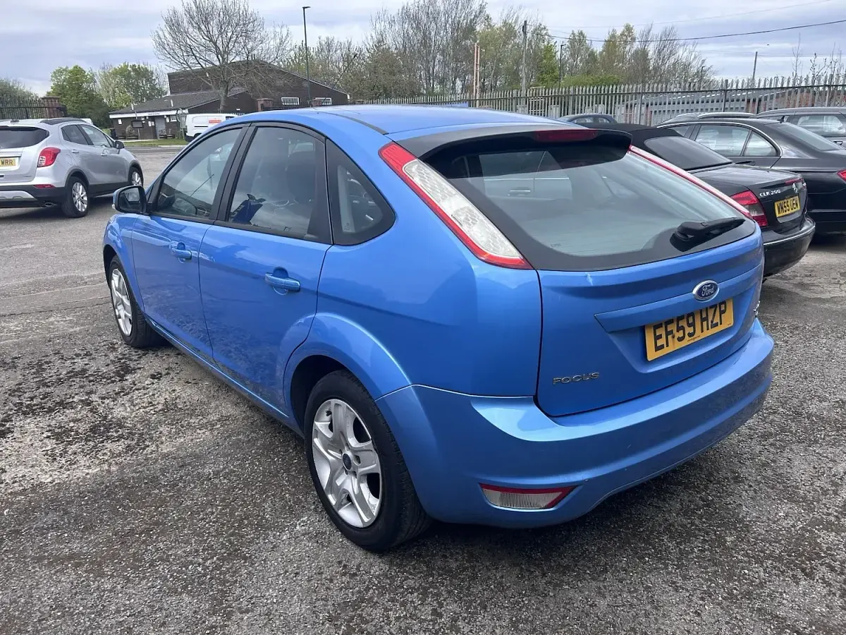 Used Ford Focus Style 125 HP (91 kW) 2010 Blue Hatchback