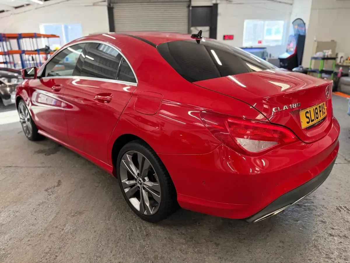 Begagnad Mercedes CLA180 122 HK (89 kW) 2018 Röd Sedan