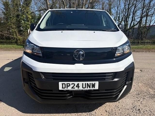 Used Vauxhall Vivaro 2024 White MPV