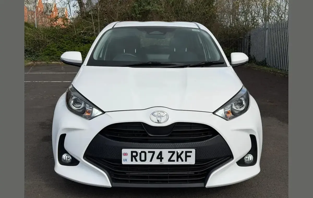 Used Toyota Yaris 116 HP (85 kW) 2024 White Hatchback