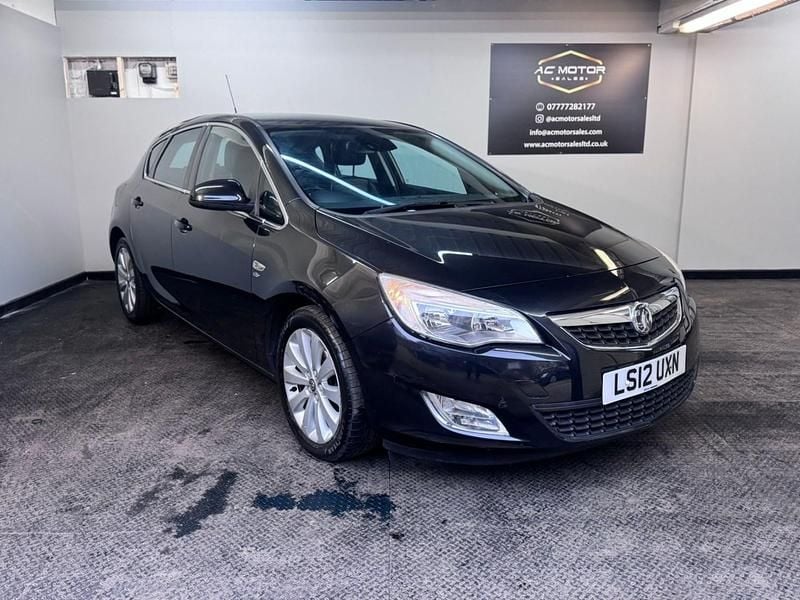 Used Vauxhall Astra Elite 115 HP (84 kW) 2012 Black Hatchback