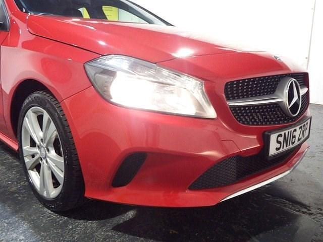 Used Mercedes A180 109 HP (80 kW) 2016 Red Hatchback