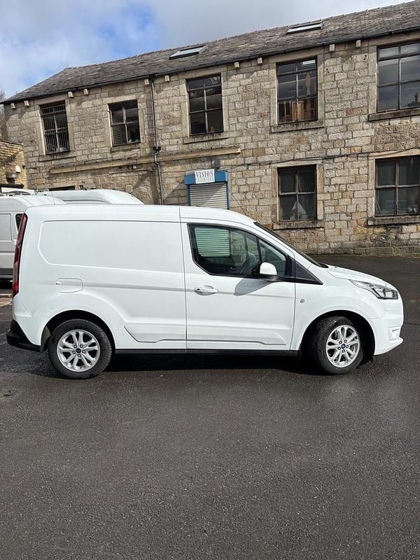 Used Ford Transit Connect Limited 120 HP (88 kW) 2021 White MPV