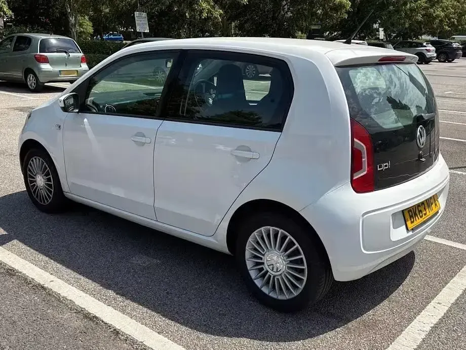 Used VW up! high up! 75 HP (55 kW) 2013 White Hatchback