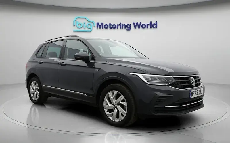 Używany VW Tiguan S 150 KM (110 kW) 2023 Szary SUV
