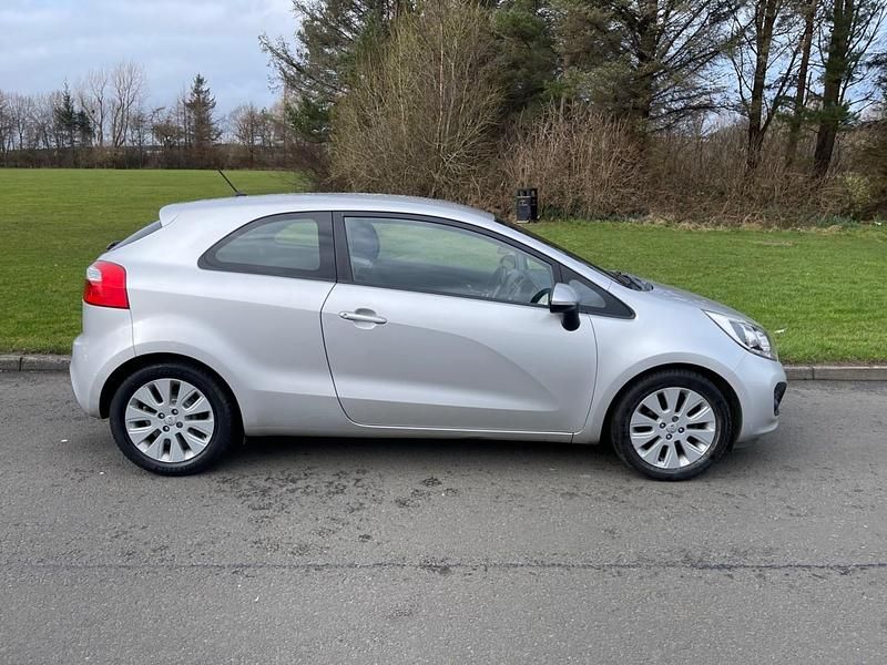 Used Kia Rio 2014 Silver Hatchback